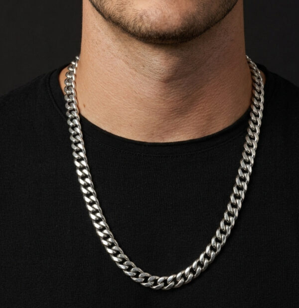 curb style stainless steel chain on model