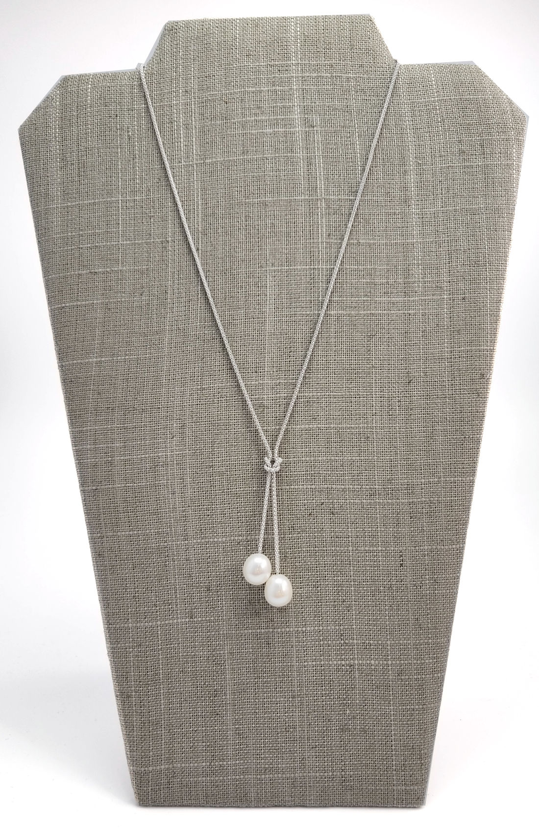 Pearl necklace with double pearl drop in front