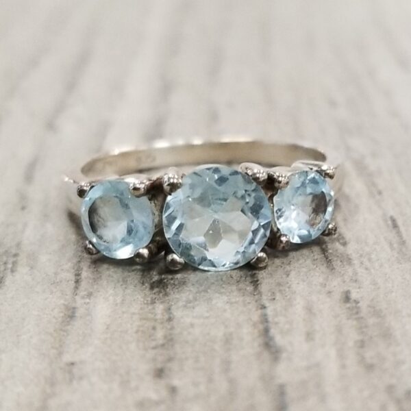 blue topaz 3 stone ring, size 8