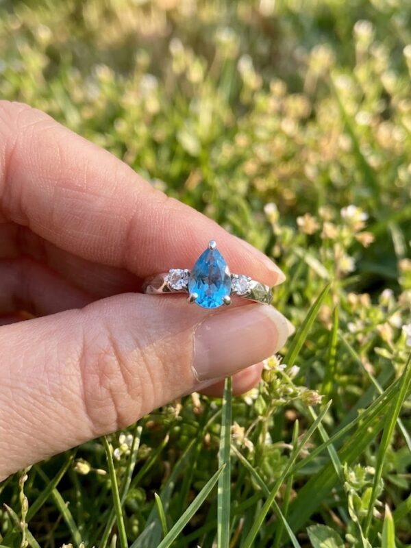 white and blue topaz topaz sterling silver ring
