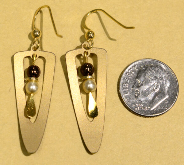 Adajio earrings brown triangle with beads