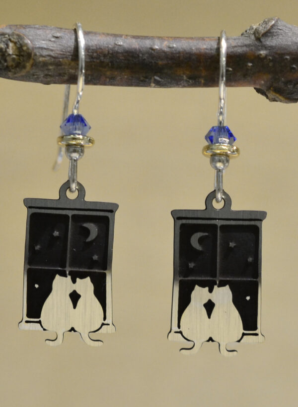 silvertone cats sitting in window dangle earrings