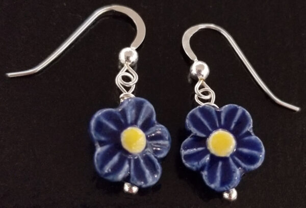 dark blue ceramic daisy earrings