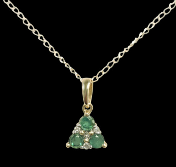 dainty emerald and diamond necklace