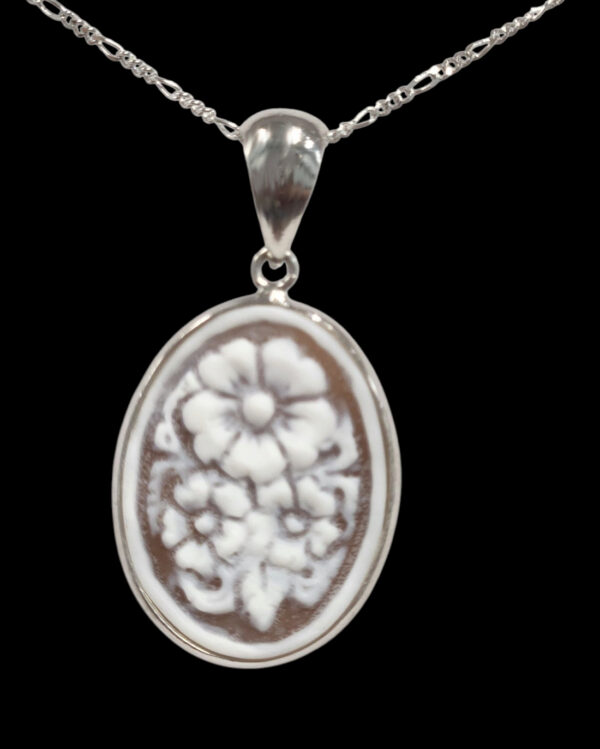 Italian Shell Cameo Flower necklace