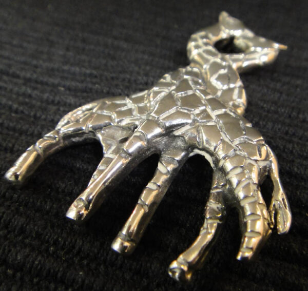 Handmade .925 sterling silver giraffe brooch pin close up
