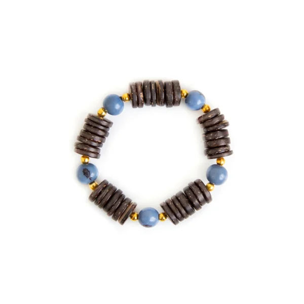 Recycled coconut shell and light blue açaí berries bracelet
