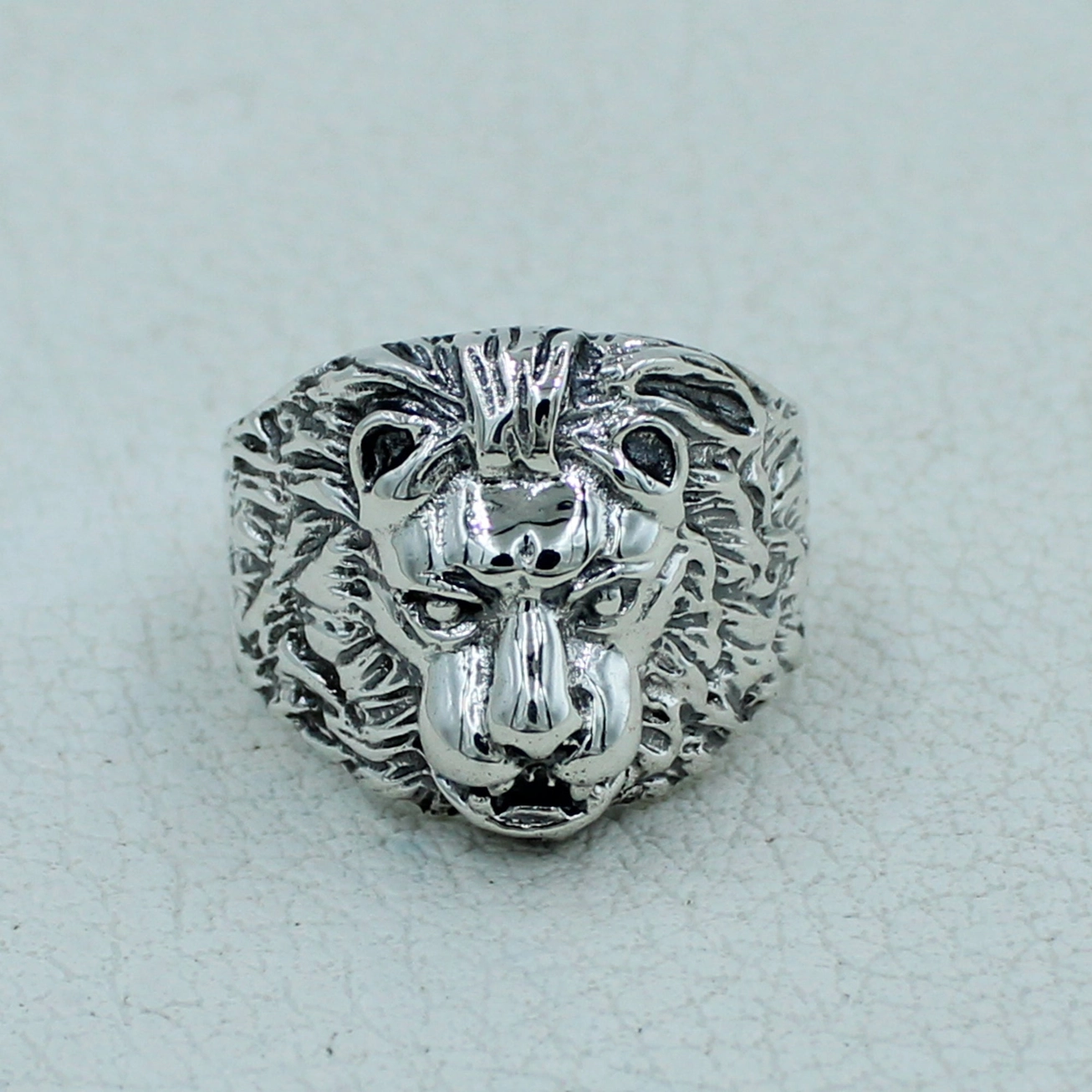 front view of sterling silver lion ring