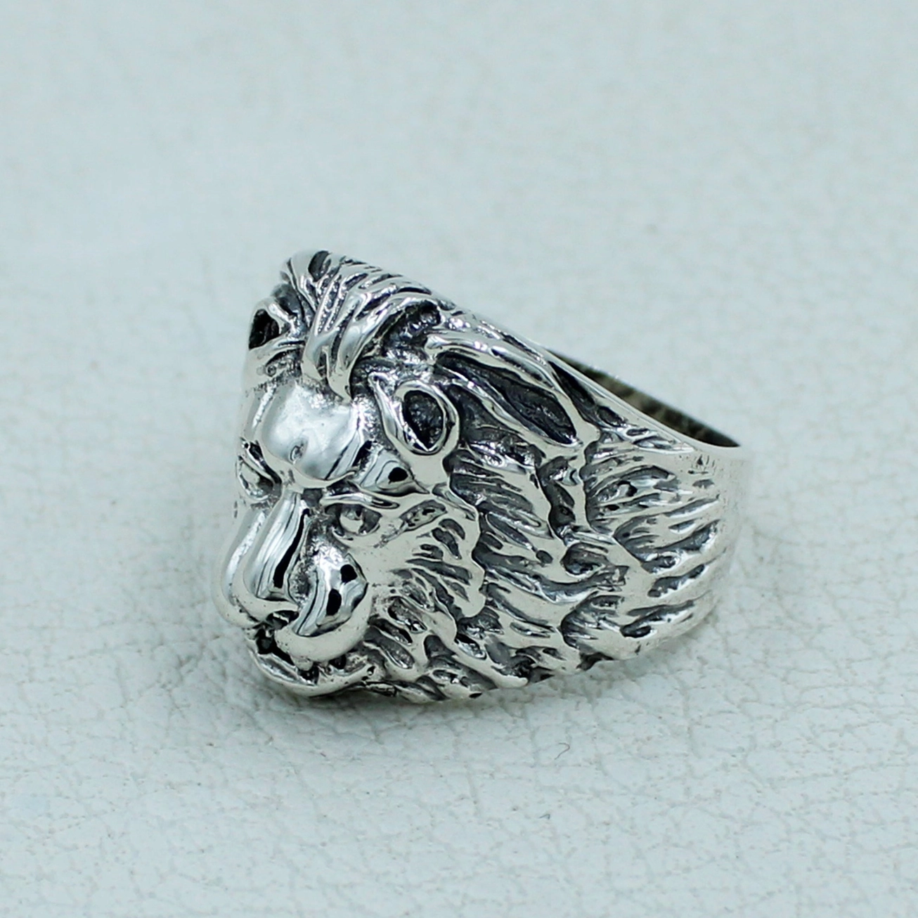side view of lion ring