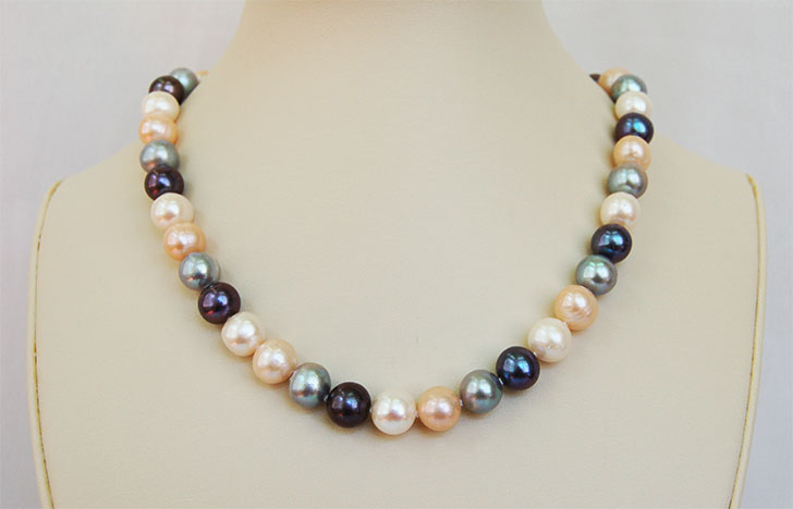Peacock, silver gray, light peach and white fresh water pearl necklace