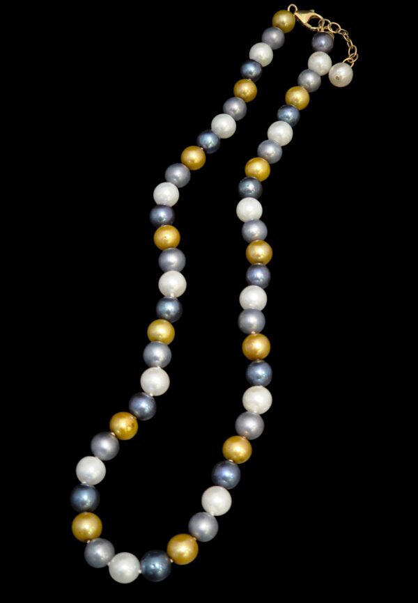 multicolor pearl necklace