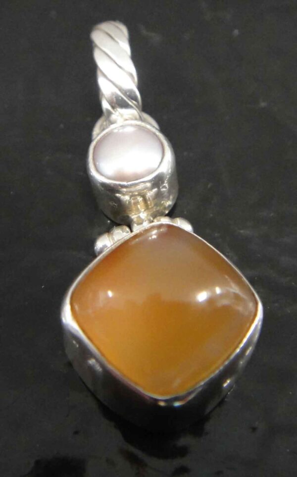 Pearl and agate sterling silver pendant