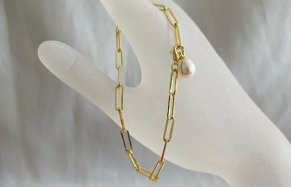 pearl bracelet with gold-plated sterling silver link chain
