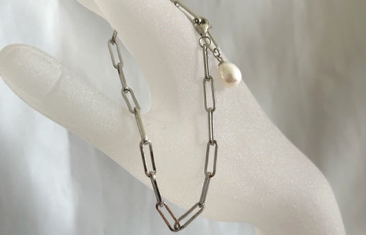 pearl and sterling silver paperclip style chain bracelet