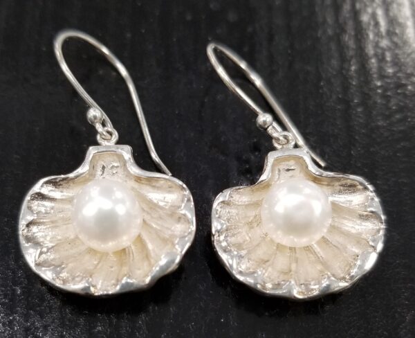 fresh water pearl in sterling silver oyster shell earrings