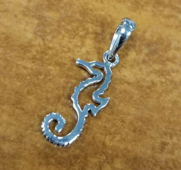 seahorse sterling silver pendant