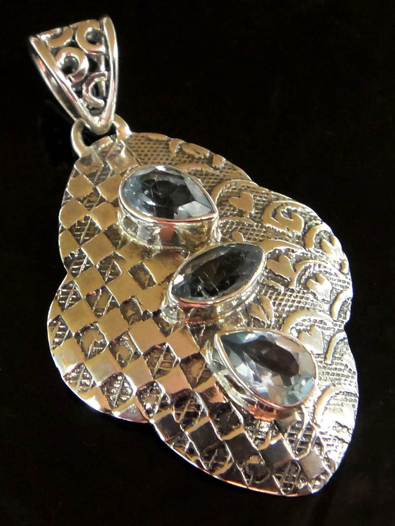blue topaz sterling silver pendant