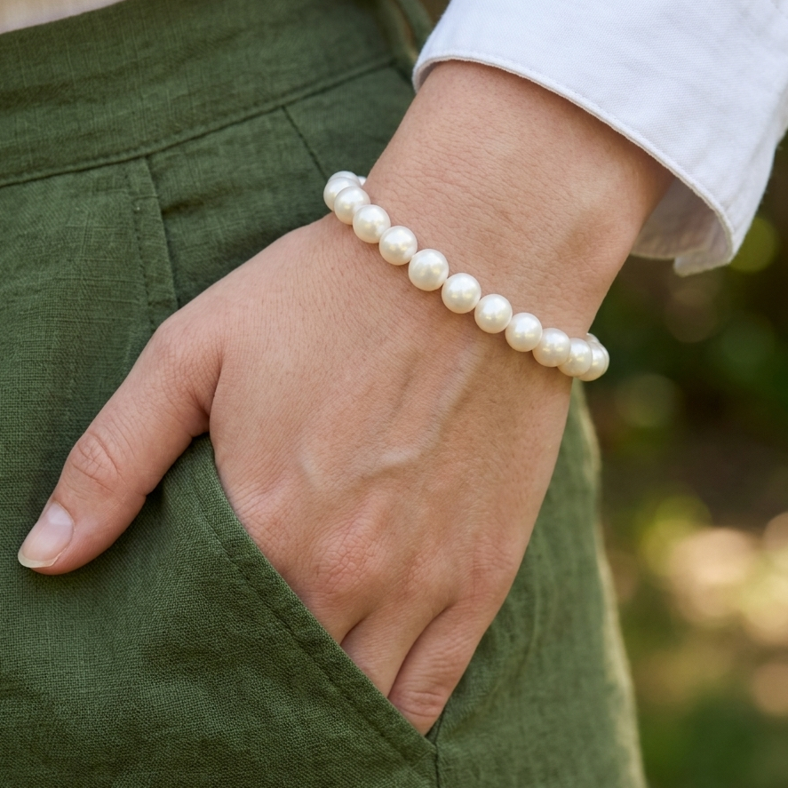 Pearl bracelet on woman